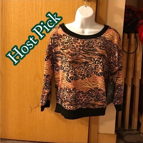 ✅HOST Pick✅ Almost Famous Top, Size Small, NWT - Picture 1 of 4